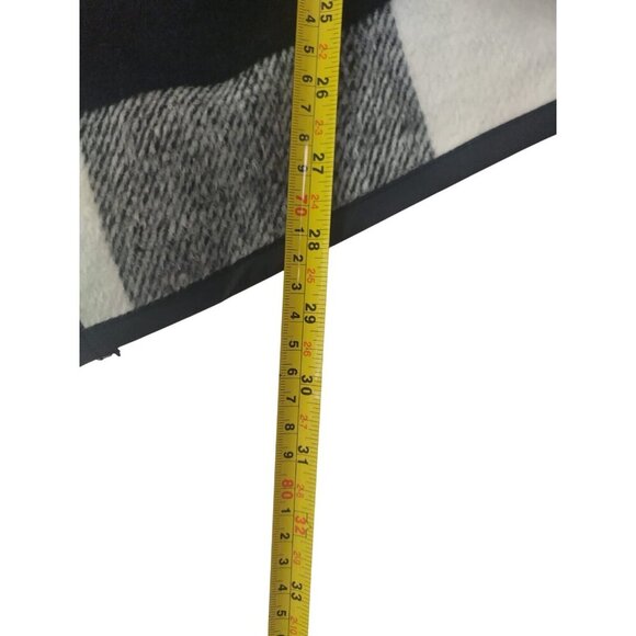 Women's black and white plaid sleeveless vest with pockets, One Size. NWT - Picture 7 of 7